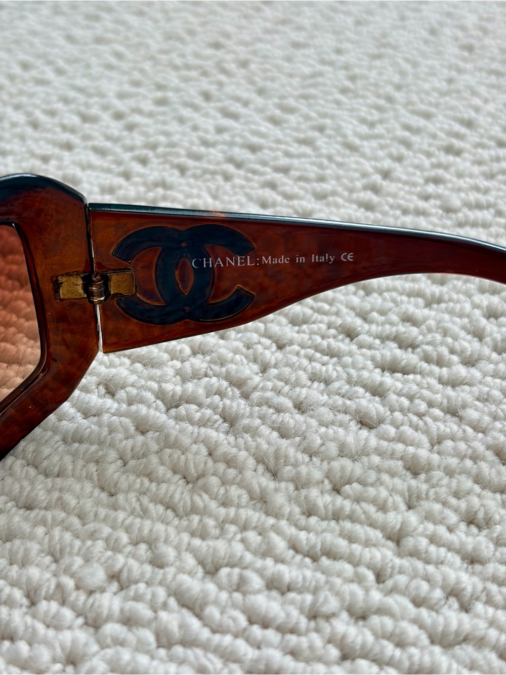 CHANEL Brown Gradient Logo Oversized Women's Sunglasses - Picture 4 of 6